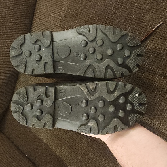 Boy's Ranger Suede and Black Rubber Insulated Boots Size 1 - Picture 5 of 10